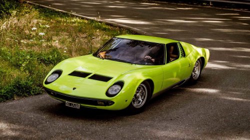 Lamborghini, Lamborghini sold a 180-mph wedge with no driver aids