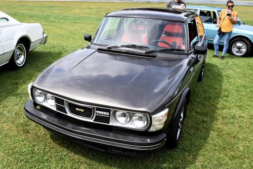 12 vintage cars that were ahead of their time
