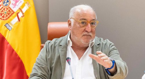 Pere Navarro, director general de la DGT, zanja el debate de la baliza V-16: 