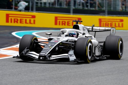 Detractores de Checo Pérez se retractan con el piloto mexicano