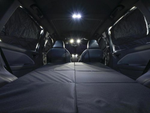 フォレスターを使い倒す! 純正オプションで用意される「車中泊仕様」で実際に寝てみた結果【マンスリーレポート／2】