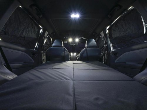 フォレスターを使い倒す! 純正オプションで用意される「車中泊仕様」で実際に寝てみた結果【マンスリーレポート／2】