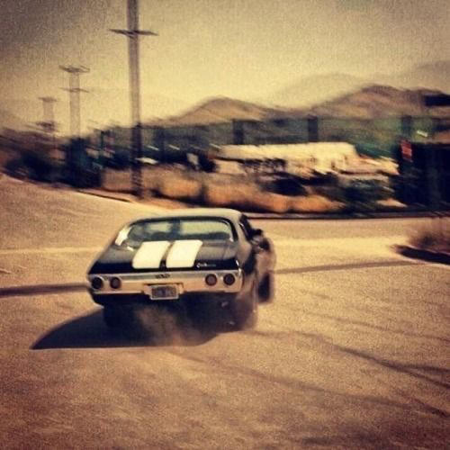 21 tire smoking classic muscle car pics putting you right in the driver’s seat