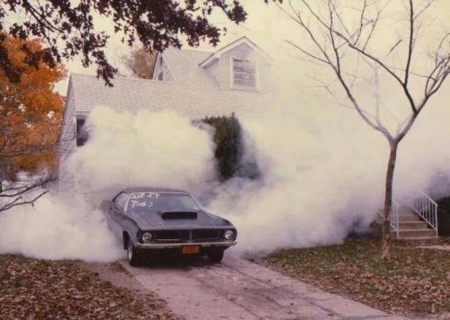 21 tire smoking classic muscle car pics putting you right in the driver’s seat