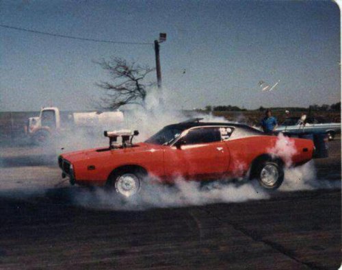 21 tire smoking classic muscle car pics putting you right in the driver’s seat