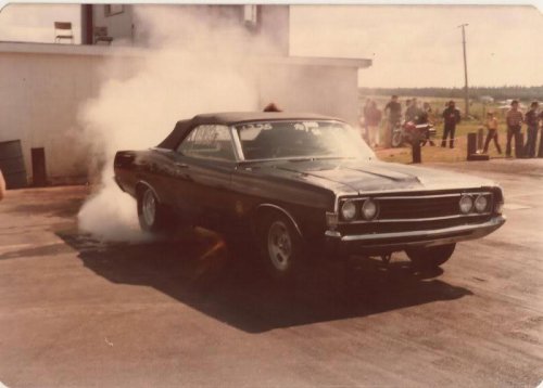 21 tire smoking classic muscle car pics putting you right in the driver’s seat