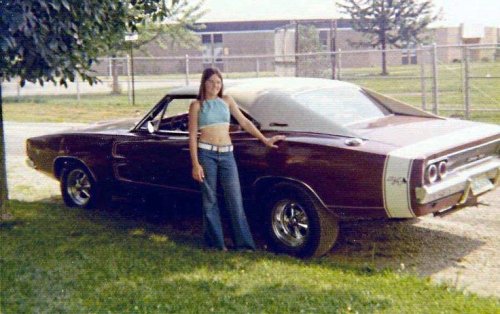 21 tire smoking classic muscle car pics putting you right in the driver’s seat