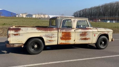 Ford, Chevy, The first-ever crew cab truck wasn't made by Ford or Chevy