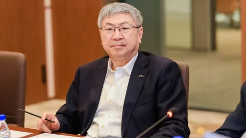 Yin Tongyue, presidente de Chery (61 años): 