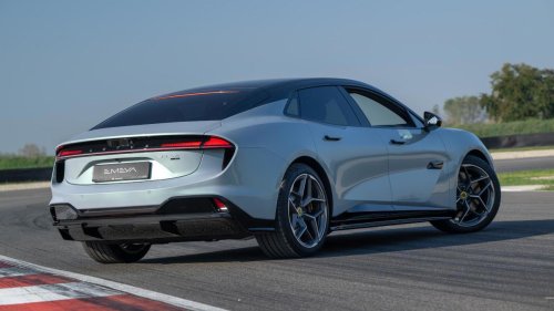 Así son las dos personalidades del Lotus Emeya eléctrico