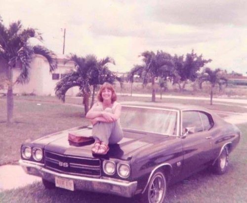 21 tire smoking classic muscle car pics putting you right in the driver’s seat