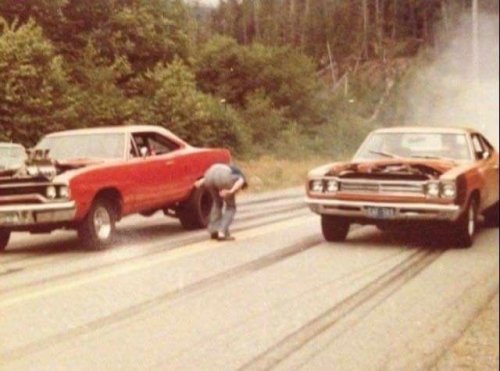 SEAT, 21 tire smoking classic muscle car pics putting you right in the driver’s seat