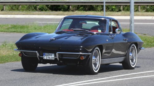 20 cars men own that instantly make them more attractive