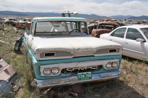 Nuestros hallazgos favoritos en Ernest Auto Wrecking, La Jara, Colorado