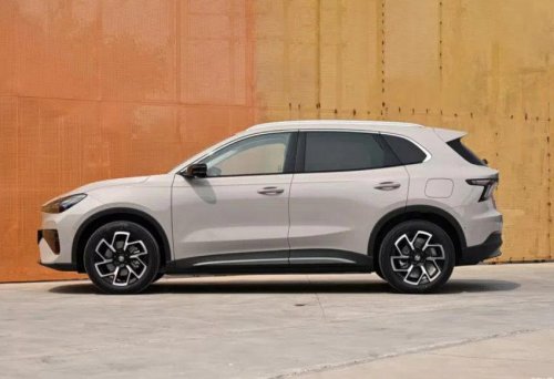 MG, 600 km de autonomía, batería semisólida y por menos de 15.000 euros: llega el nuevo MG 4X