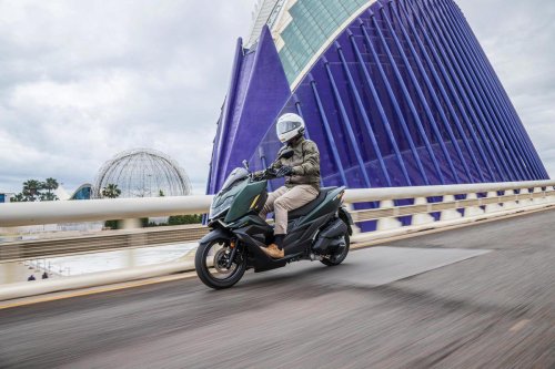 El Zontes 125X quiere reinar entre los escúteres compactos