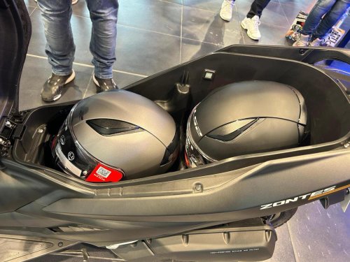 El Zontes 125X quiere reinar entre los escúteres compactos