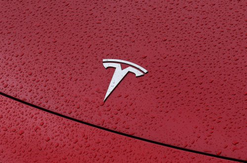 Los significados detrás de los emblemas de tus coches favoritos