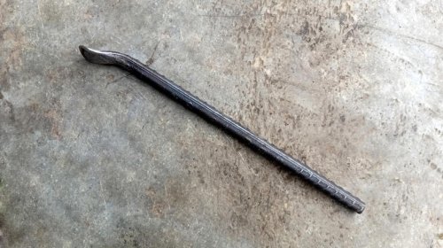8 old school automotive tools that even experienced car people might not recognize