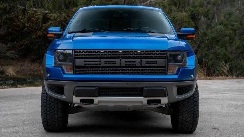 This forgotten pickup truck is becoming a future classic