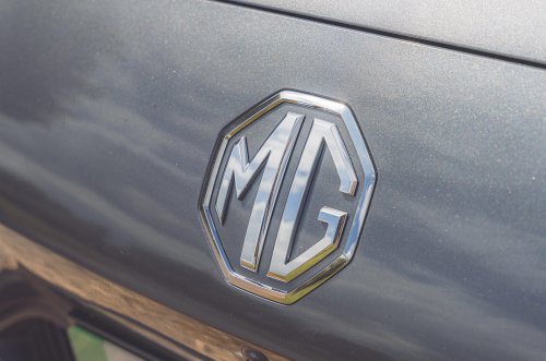 Los significados detrás de los emblemas de tus coches favoritos
