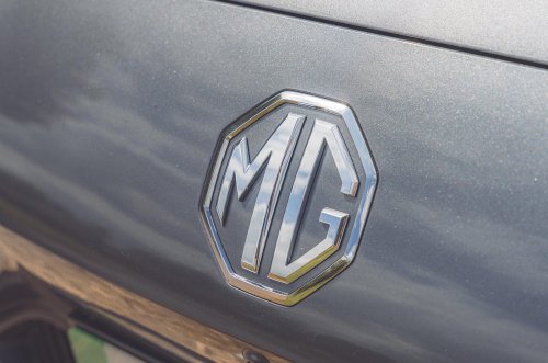 Los significados detrás de los emblemas de tus coches favoritos