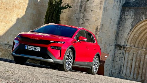 Renault, Renault Scenic, Renault Scenic E-Tech, ¿Cuál merece más la pena? El Renault Scenic E-Tech y el Skoda Elroq cara a cara
