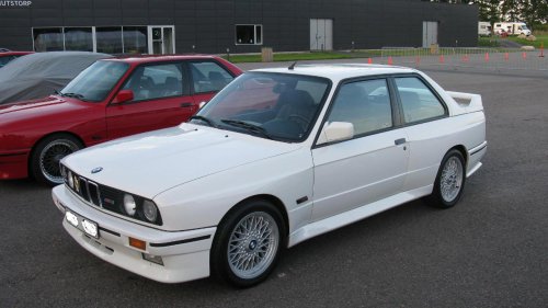 7 cars that still feel faster than most modern vehicles