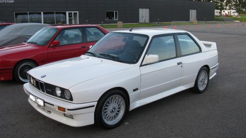 7 cars that still feel faster than most modern vehicles