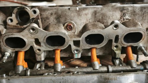Does porting an intake manifold affect engine performance?