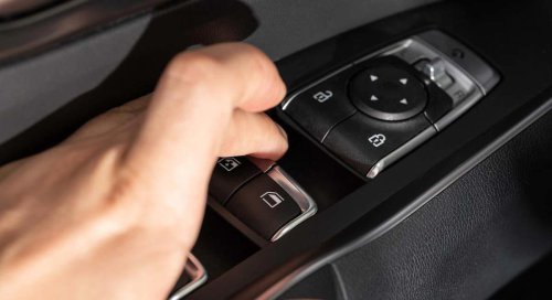 Los expertos en motor están seguros: subir al máximo las ventanas en autopista sirve para gastar menos combustible