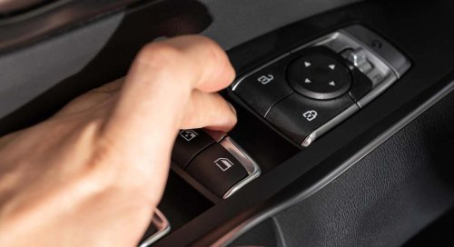 Los expertos en motor están seguros: subir al máximo las ventanas en autopista sirve para gastar menos combustible