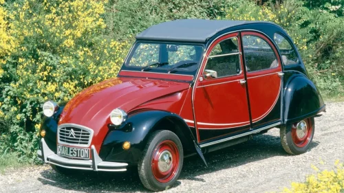 El CEO de Citroën ha dado por hecho la vuelta del Citroën 2CV; imaginamos cómo podría ser la versión más famosa, la Charleston