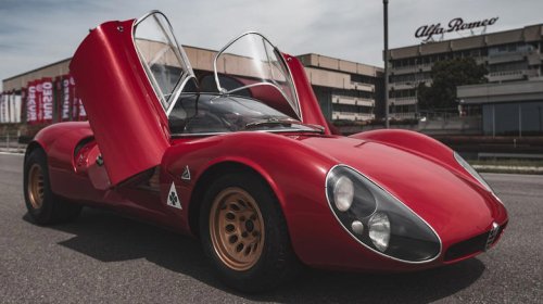 Which classic car had the first butterfly doors?