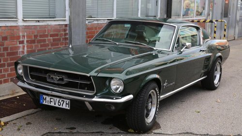 8 classic cars that still intimidate modern traffic