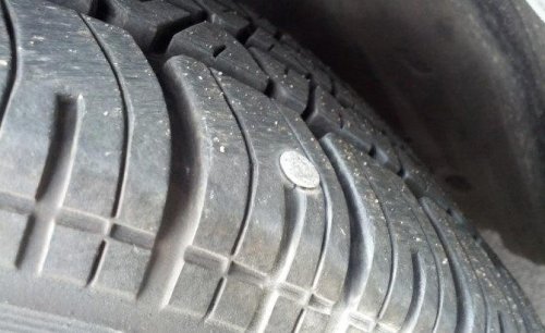Here's why you really shouldn't drive on a flat tire