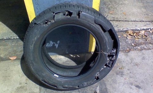 Here's why you really shouldn't drive on a flat tire