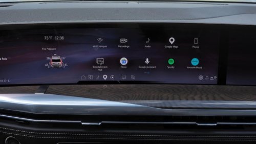 4 things I couldn't ignore while driving Cadillac's Escalade (which is very, very large)