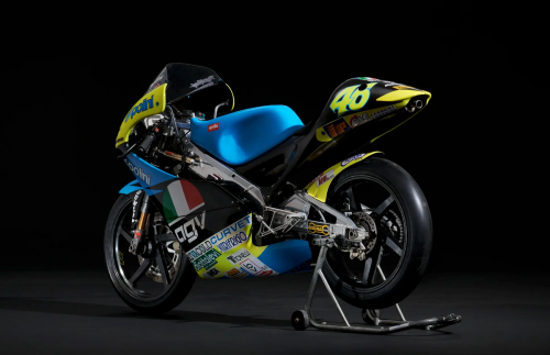 Vendida la Aprilia RS125R con la que Valentino Rossi ganó su primera carrera de 125cc