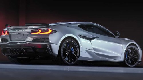 Factory carbon fiber wheels won't be going away after all