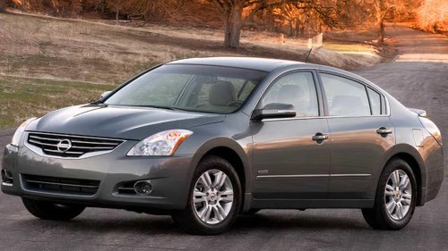 Toyota, Toyota Camry, Toyota Camry Hybrid, Why the Toyota Camry Hybrid continues to dominate the midsize sedan market