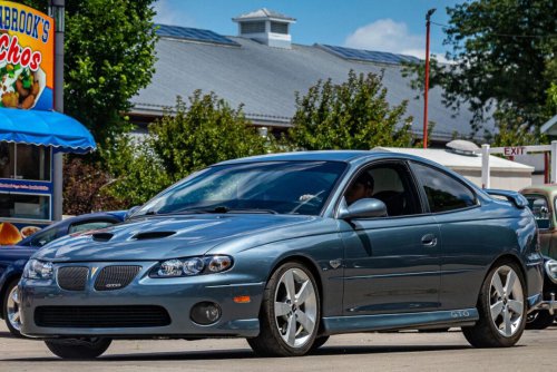 10 current-generation muscle cars that pushed factory horsepower into insane territory