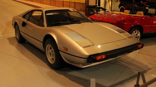 8 classic sports cars from overseas that continue gaining value