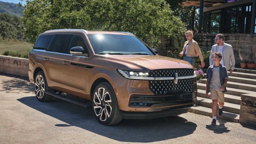SUV, Rolls-Royce, The long-lasting American luxury SUV that feels like a Rolls-Royce inside
