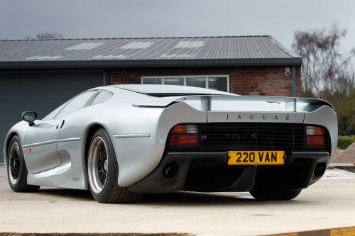 Jaguar XJ220: ¿Se maltrató este superdeportivo de los años 90?