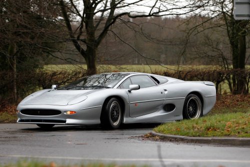 Jaguar XJ220: ¿Se maltrató este superdeportivo de los años 90?