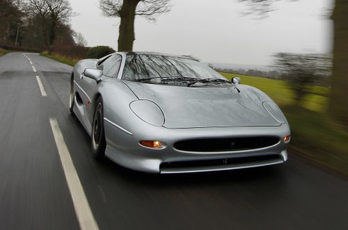 Jaguar XJ220: ¿Se maltrató este superdeportivo de los años 90?