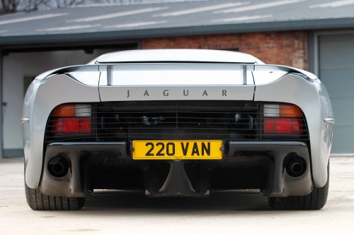 Jaguar XJ220: ¿Se maltrató este superdeportivo de los años 90?