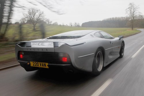 Jaguar XJ220: ¿Se maltrató este superdeportivo de los años 90?