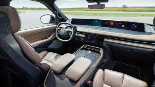 The long-lasting American luxury SUV that feels like a Rolls-Royce inside